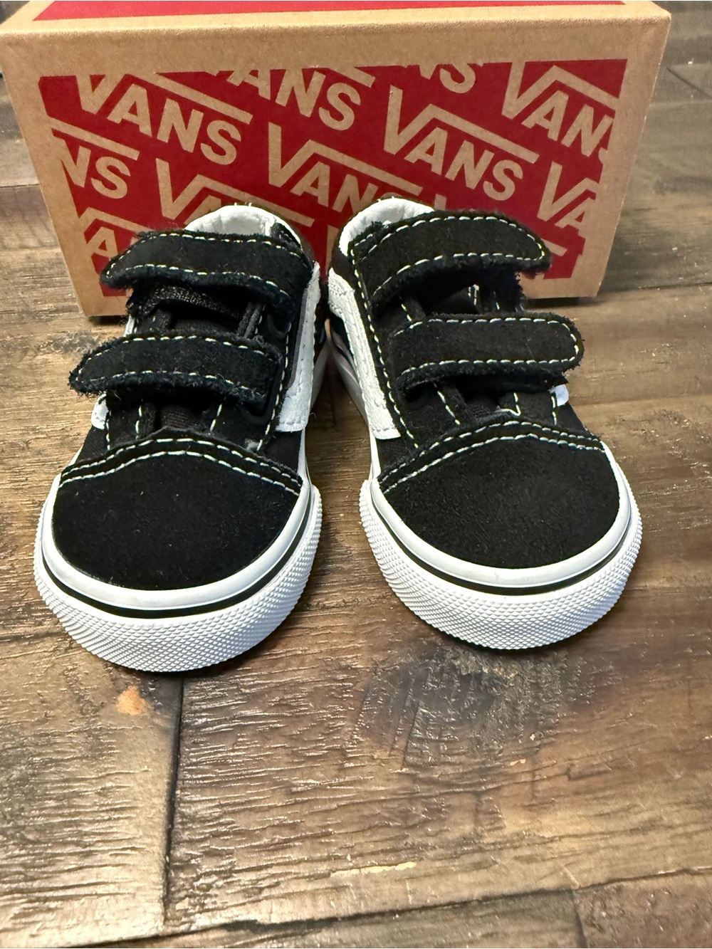 Vans Old Skool V Box - Red and Brown